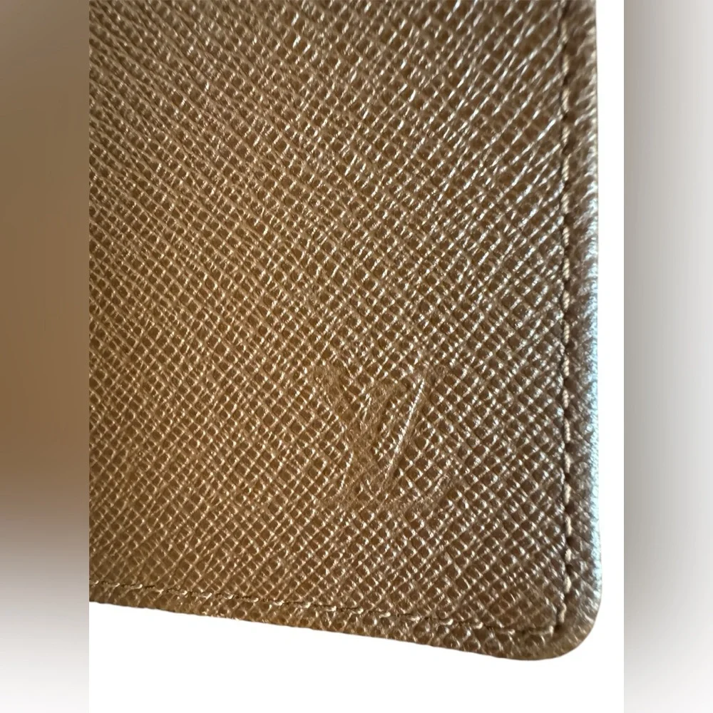 🪪 Louis Vuitton Monogram Taiga Unisex Leather Card/ID Holder Wallet